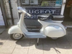 BAJAJ 150 1969. WHITE. FULLY RESTORED IMPORT WITH LML ENGINE Modern Scooters