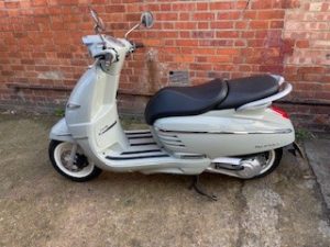 PEUGEOT DJANGO HERITAGE 125 Modern Scooters