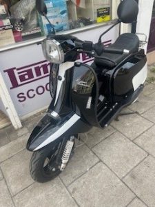 SCOMADI TT 125 Modern Scooters
