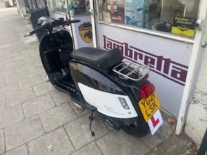 SCOMADI TT 125 Modern Scooters