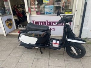 SCOMADI TT 125 Modern Scooters
