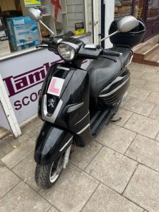 PEUGEOT DJANGO 125 Modern Scooters
