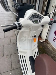 VESPA PRIMAVERA 125 ABS Modern Scooters